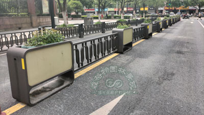 鍍鋅板道路護(hù)欄花箱
