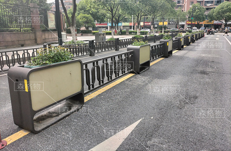 浙江余杭3.5公里花箱護欄案例