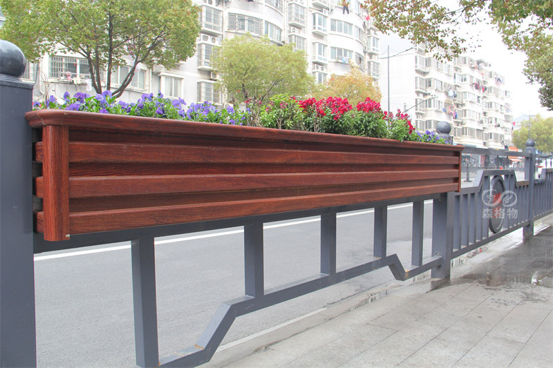 森格物道路花箱護(hù)欄的標(biāo)準(zhǔn)是怎么樣的？ 