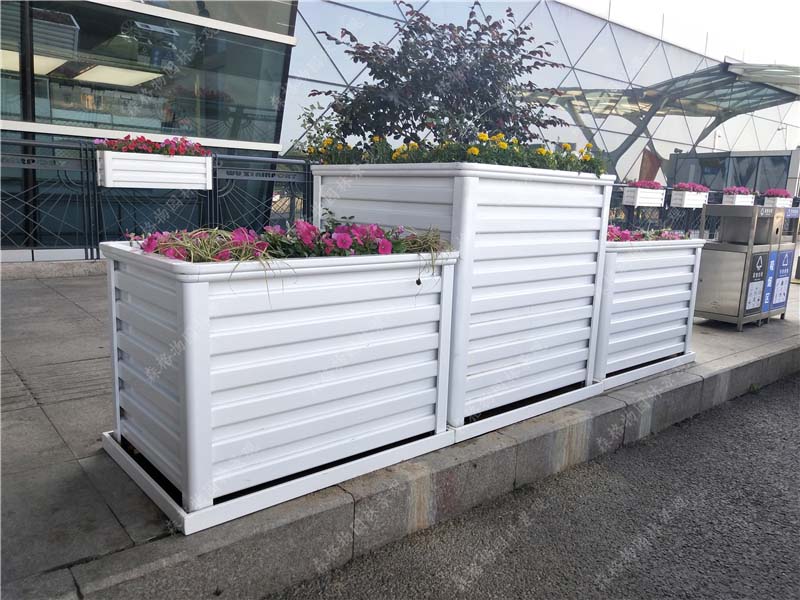 你知道鋁合金的花箱優(yōu)勢(shì)在哪里嗎？