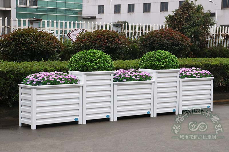 鋁合金花箱可以解決市政花箱使用壽命短的問題