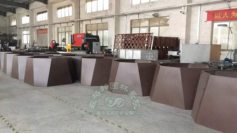 不銹鋼花箱的實(shí)用性