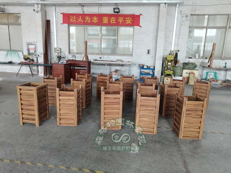 鋁合金花箱和不銹鋼花箱哪個(gè)好