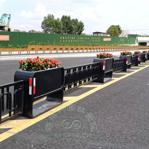 市政經(jīng)典款鈑金花箱護(hù)欄