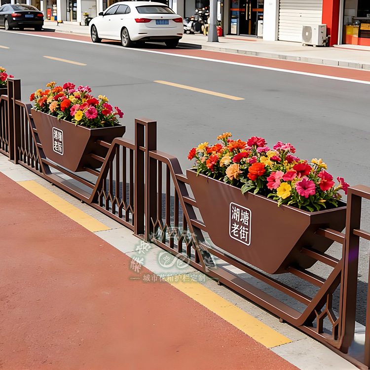 常州商業(yè)街船型花箱護(hù)欄