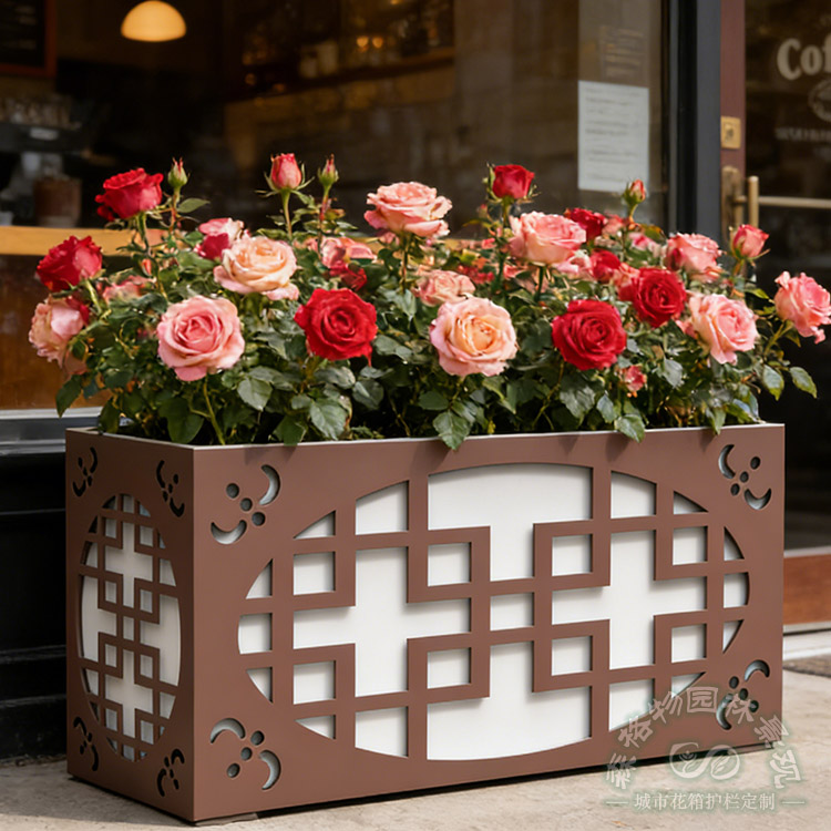 福建仿古鏤空雕刻金屬PVC花箱