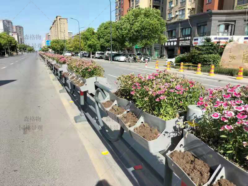 浙江嘉興三公里馬鞍護(hù)欄花箱
