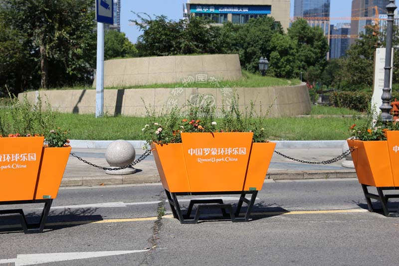 羅蒙主題樂(lè)園花箱定制案例