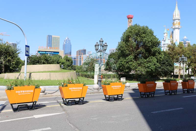 羅蒙主題樂(lè)園花箱定制案例