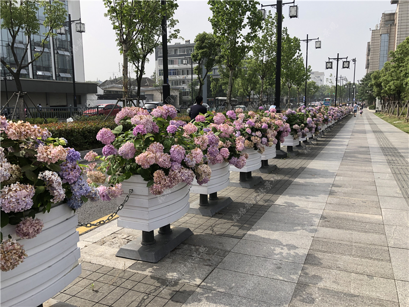 PVC移動(dòng)花箱的玻璃鋼內(nèi)膽如何？