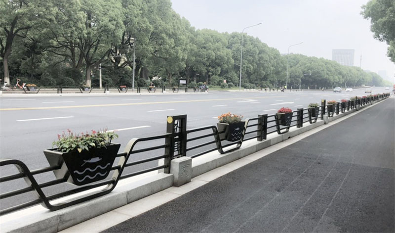 你對(duì)戶(hù)外鐵藝成品花箱了解多少？