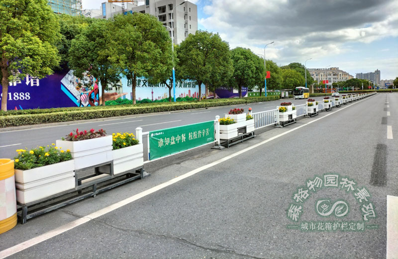 新型道路隔離花箱護(hù)欄有哪些？