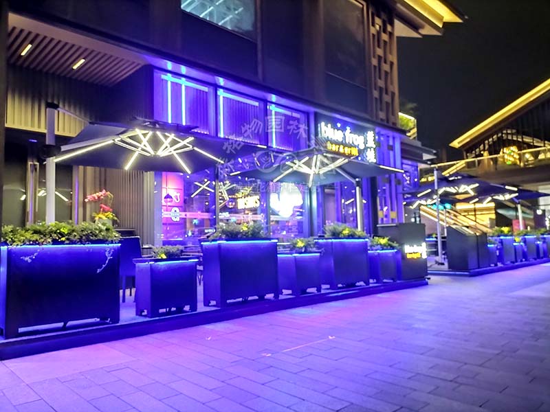 城市園林景觀定制戶外花箱要注意哪些細(xì)節(jié)？