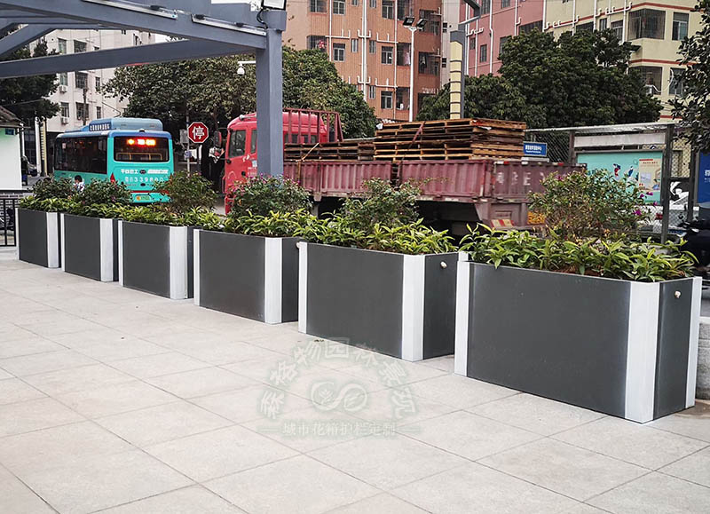 湖南園林景觀道路花箱護欄在文明城市創(chuàng)建中能起到什么作用？